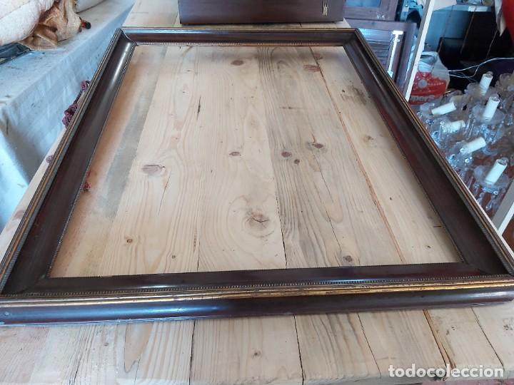 Antig&uuml;edades: Marco antiguo de madera en marr&oacute;n y dorado. - Foto 3