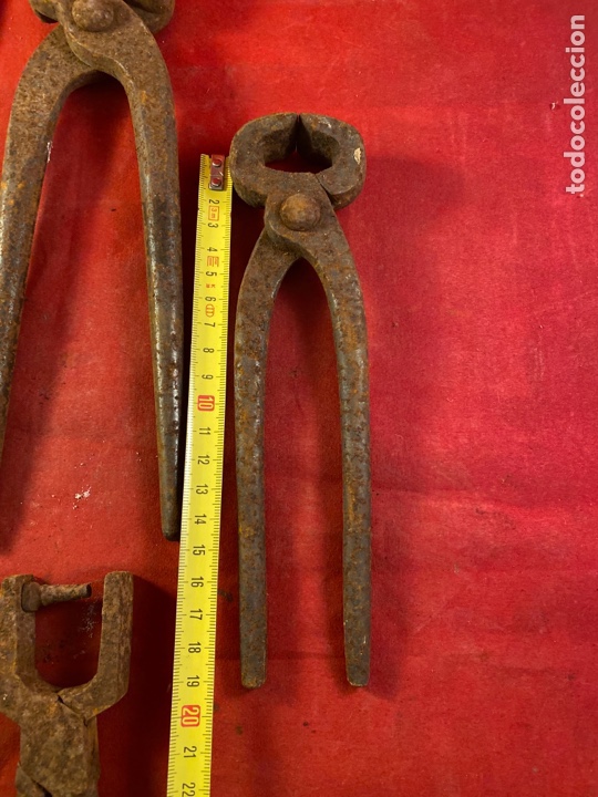 Antig&uuml;edades: Lote de tenazas de forja - Foto 3