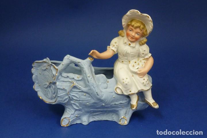 Antig&uuml;edades: Figura de porcelana de biscuit - Foto 1