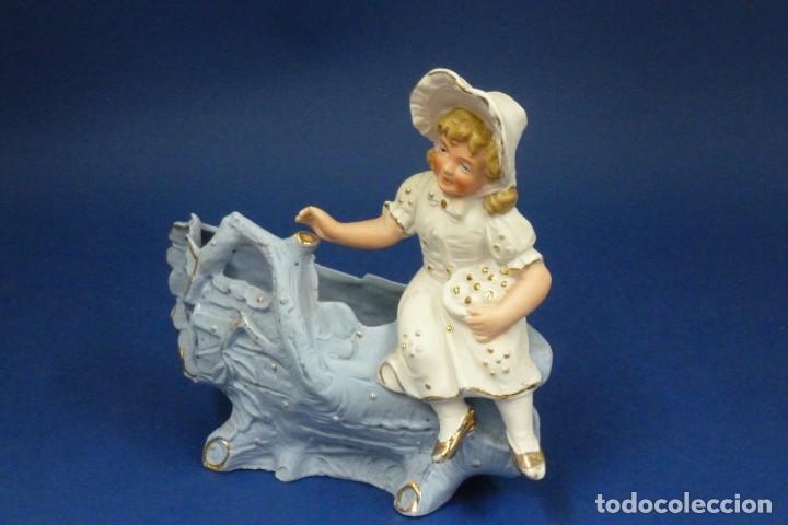 Antig&uuml;edades: Figura de porcelana de biscuit - Foto 4