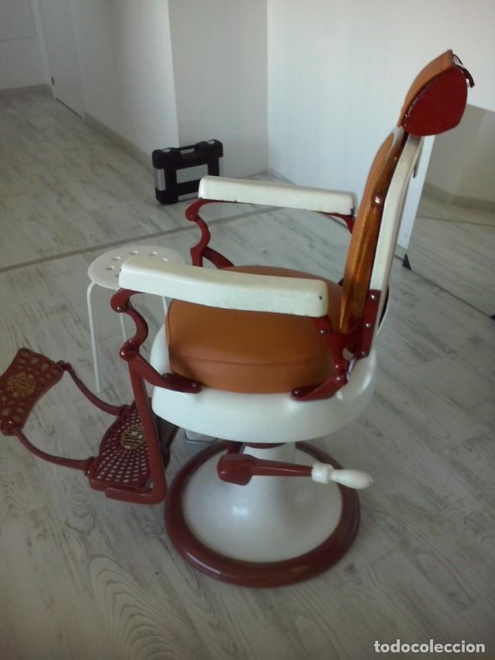 Antig&uuml;edades: Silla de barbero cl&aacute;sica - Foto 5