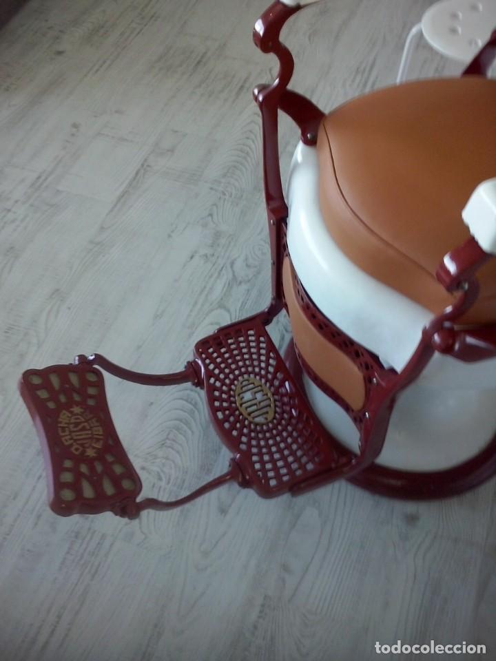 Antig&uuml;edades: Silla de barbero cl&aacute;sica - Foto 7