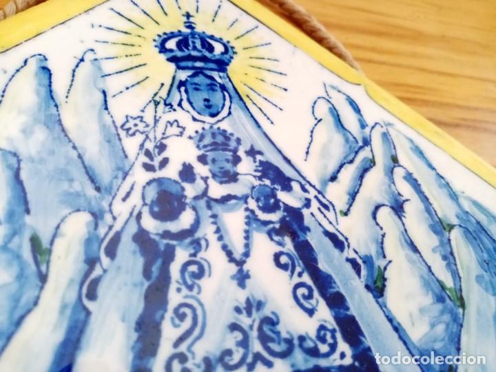 Antig&uuml;edades: Baldosa de la Virgen de Montserrat - Foto 2