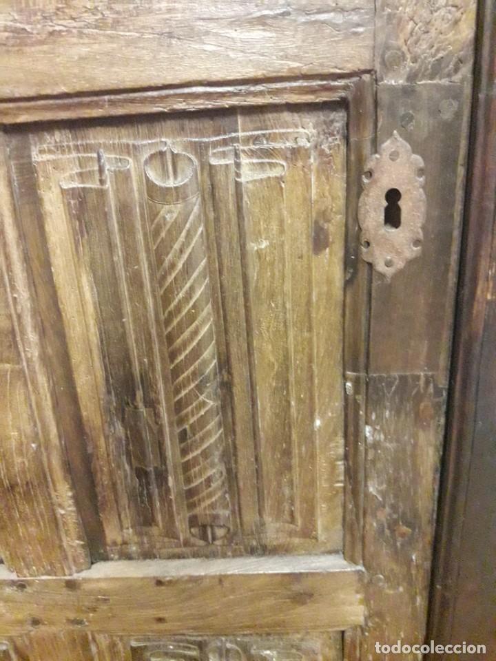 Antig&uuml;edades: Puerta pergaminos siglo XVI - Foto 3