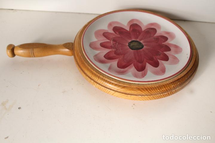 Antig&uuml;edades: posaplato madera y ceramica - Foto 3
