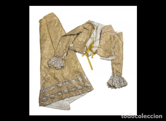 Antigüedades: Magnífico vestido formado por falda y jubón para imagen vestidera en lamé e hilos dorados. S. XVIII. - Foto 3 - 252568760