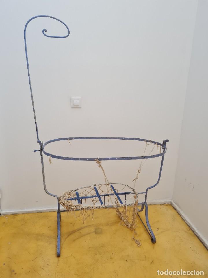 Antig&uuml;edades: Antigua cuna de hierro - Foto 1