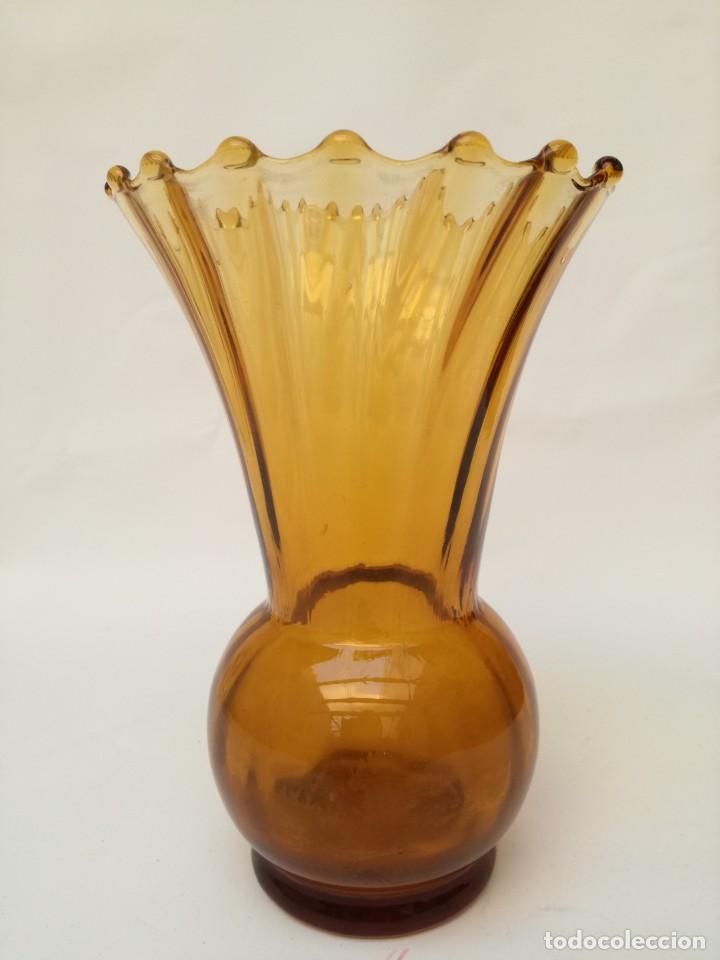 Antigüedades: Jarrón cristal color ambar - Foto 2 - 276990373