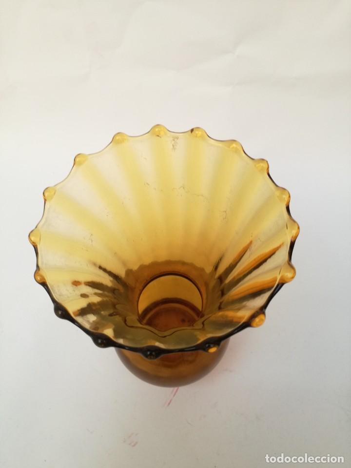 Antigüedades: Jarrón cristal color ambar - Foto 3 - 276990373