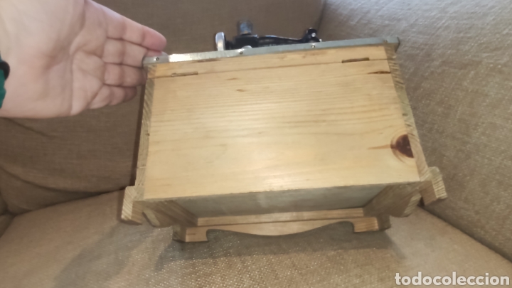 Antig&uuml;edades: Costurero en forma de m&aacute;quina de coser - Foto 3