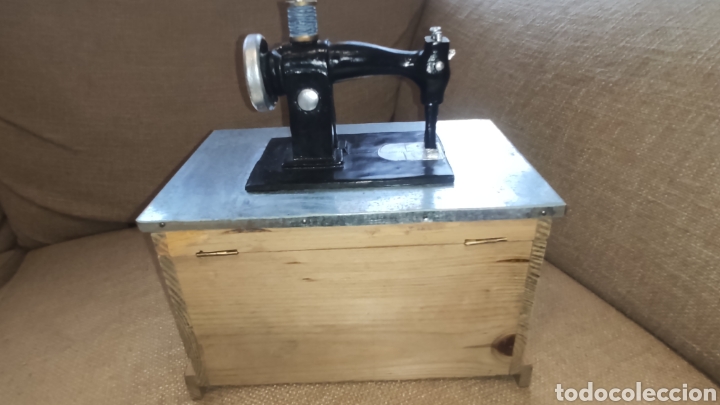 Antig&uuml;edades: Costurero en forma de m&aacute;quina de coser - Foto 6