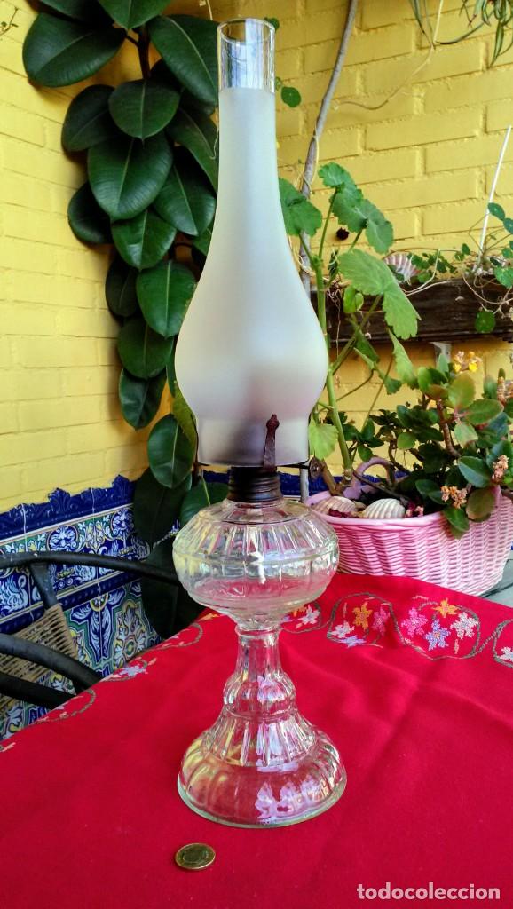 Antig&uuml;edades: L&aacute;mpara Quinqu&eacute; antiguo con tulipa - Foto 1