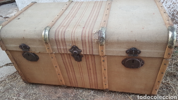 Antig&uuml;edades: Antiguo baul ideal para mesa - Foto 4