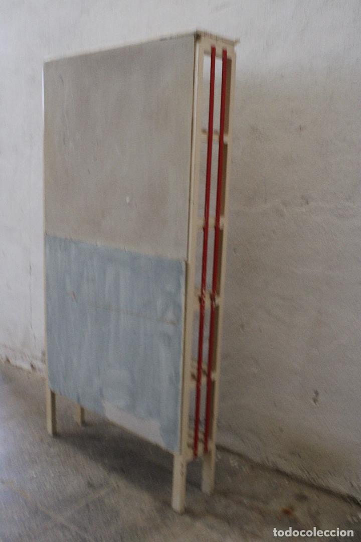 Antig&uuml;edades: mueble extanteria antigua de madera repintada - Foto 2