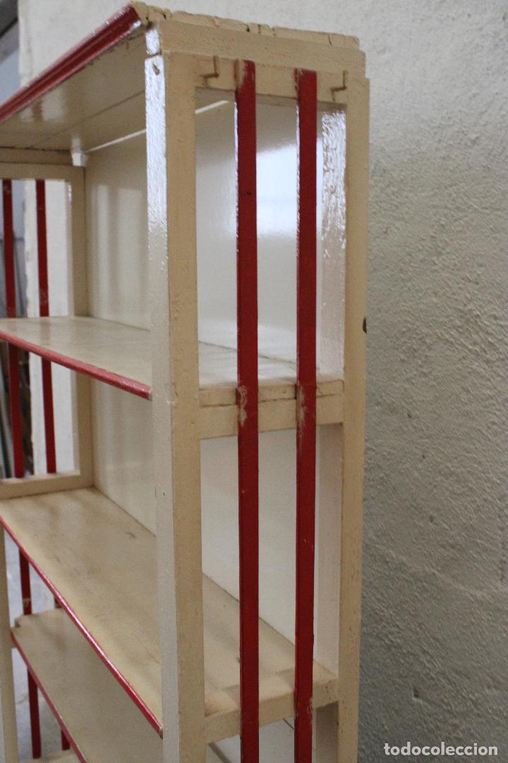 Antig&uuml;edades: mueble extanteria antigua de madera repintada - Foto 3