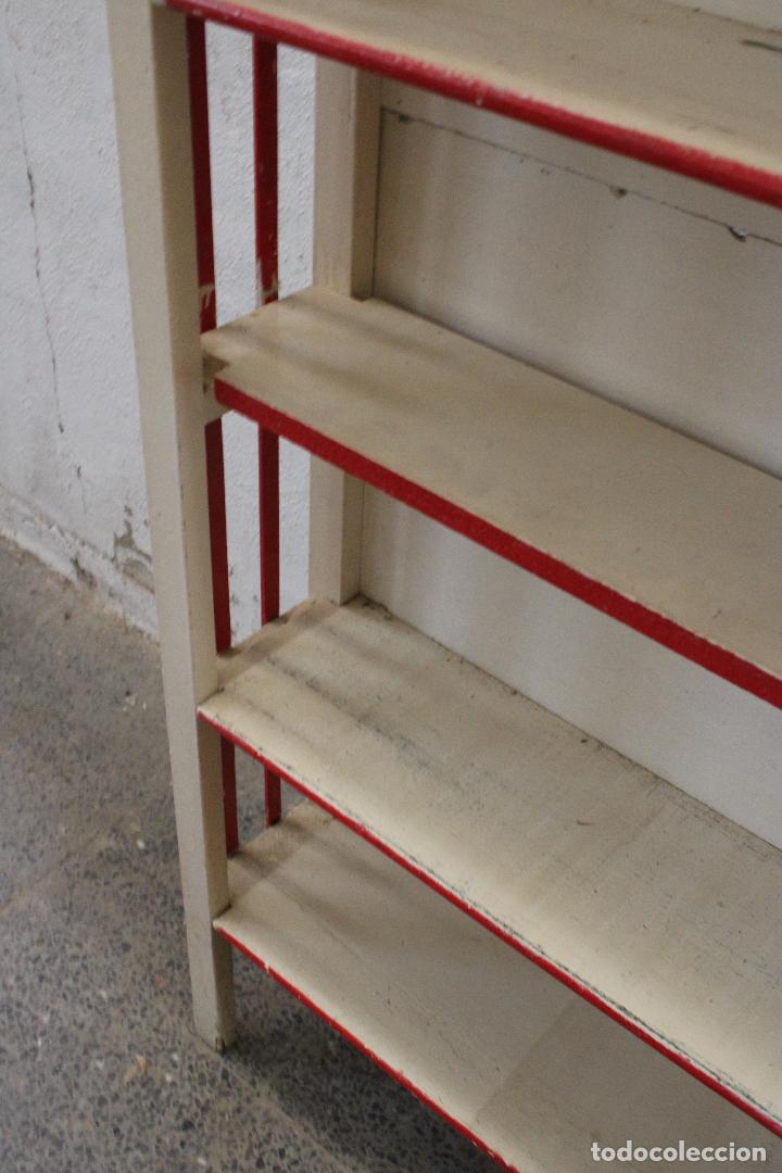 Antig&uuml;edades: mueble extanteria antigua de madera repintada - Foto 4