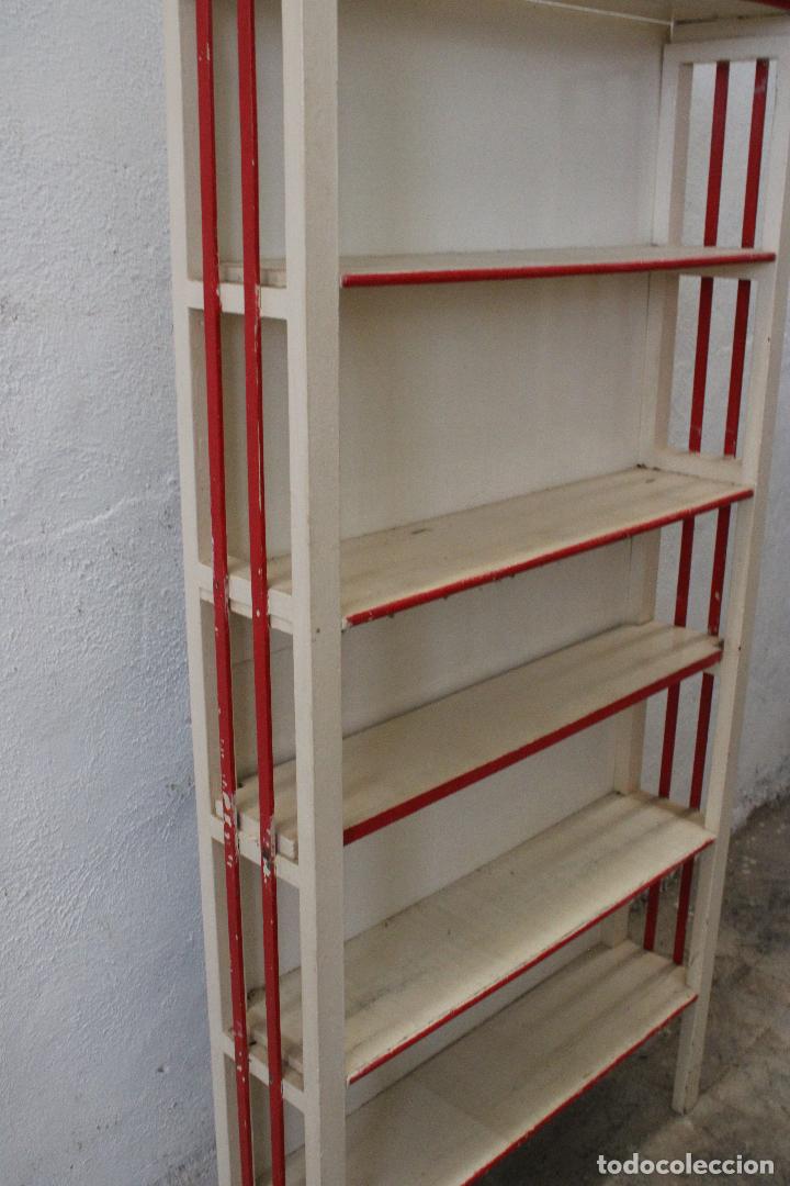 Antig&uuml;edades: mueble extanteria antigua de madera repintada - Foto 6