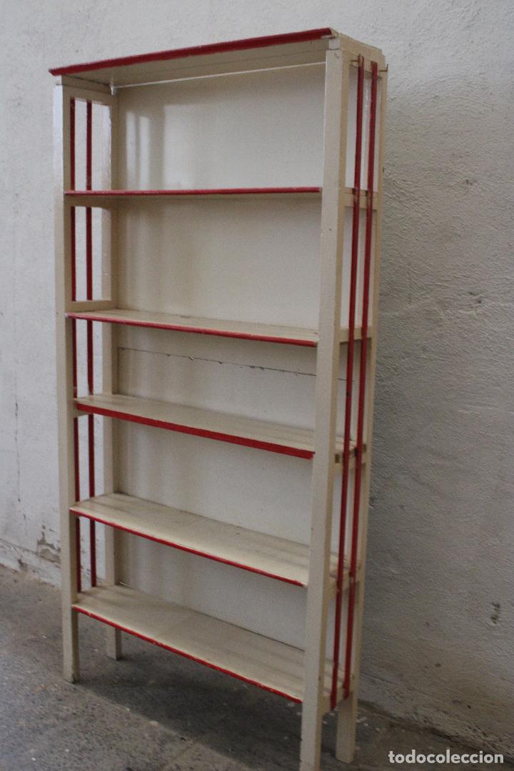 Antig&uuml;edades: mueble extanteria antigua de madera repintada - Foto 1