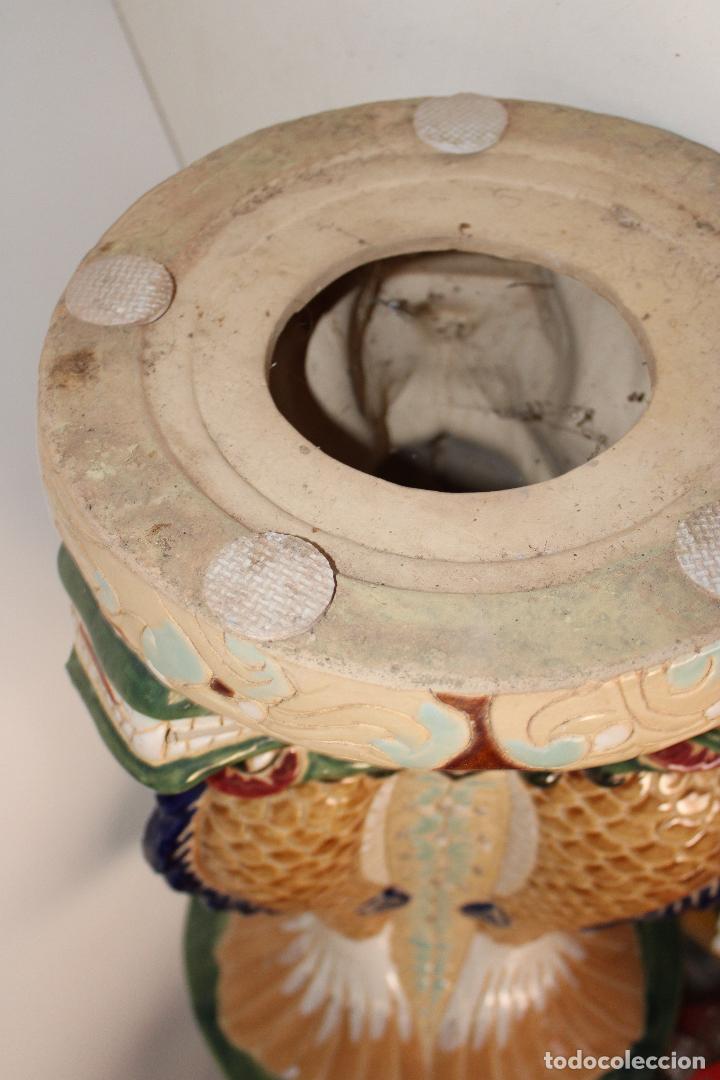 Antig&uuml;edades: macetero pedestal peces ceramica - Foto 8