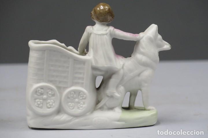 Antig&uuml;edades: CENTRO. CARRUAJE. BISCUIT. FECHADO 1881 - Foto 4