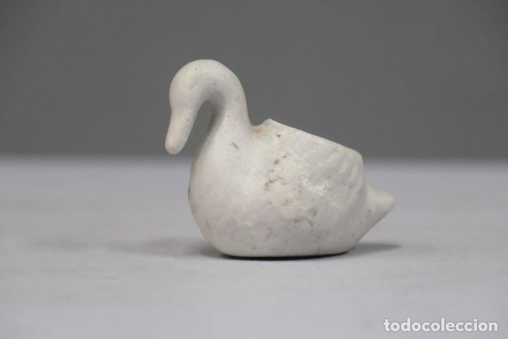 Antig&uuml;edades: CISNE. BISCUIT. HACIA 1890 - Foto 1