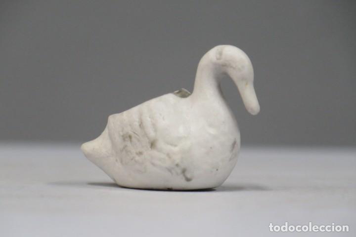 Antig&uuml;edades: CISNE. BISCUIT. HACIA 1890 - Foto 4