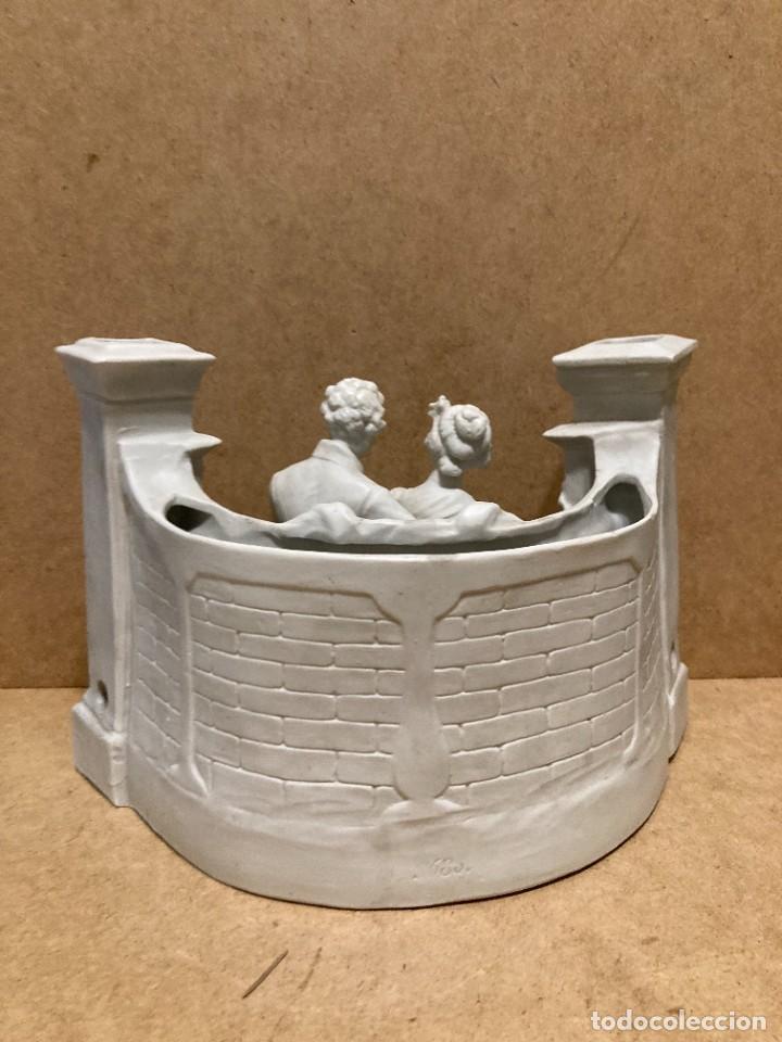 Antig&uuml;edades: Pareja galante de biscuit blanco - Foto 8