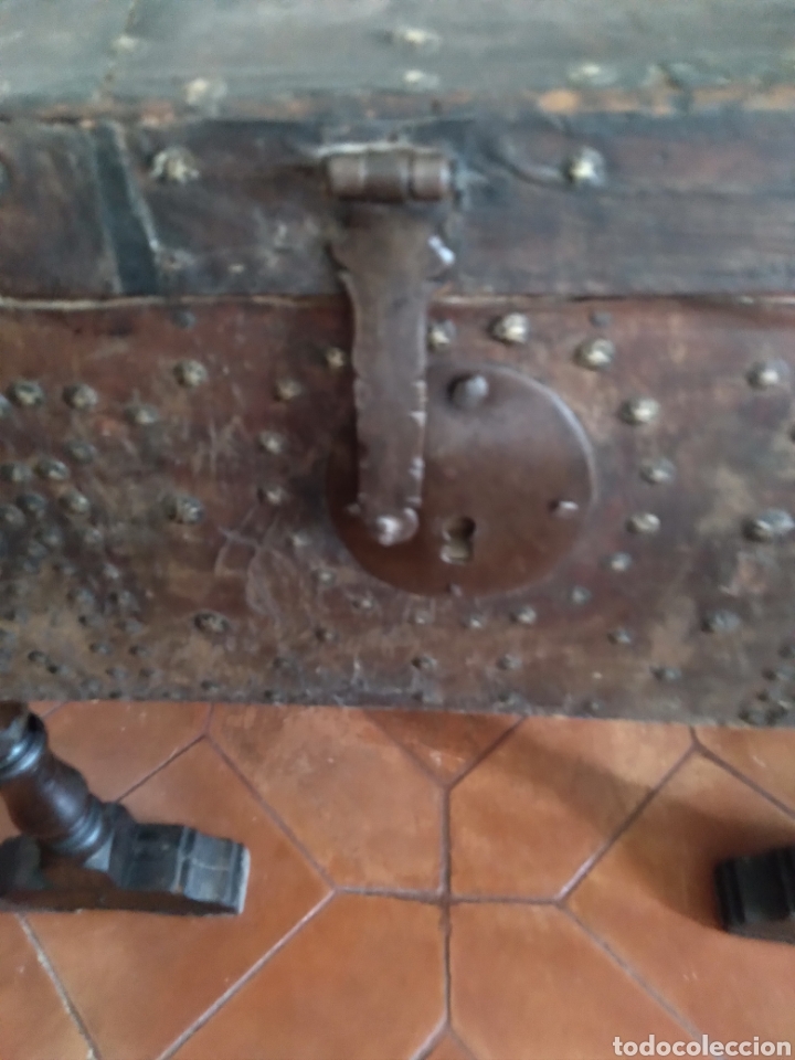 Antig&uuml;edades: Ba&uacute;l de viaje siglo 17 - Foto 3