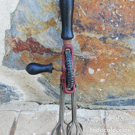 Antig&uuml;edades: Batidora antigua manual - Foto 1