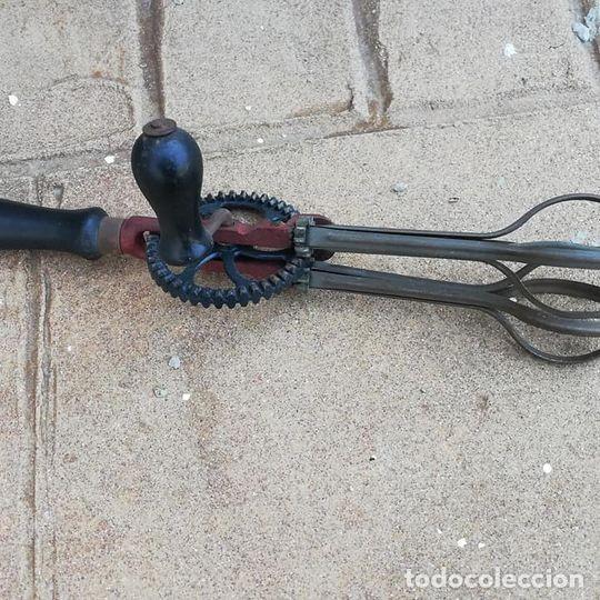 Antig&uuml;edades: Batidora antigua manual - Foto 2