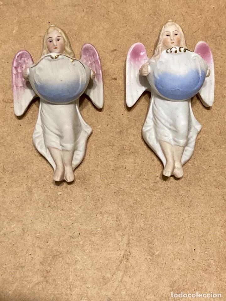 Antig&uuml;edades: Pareja de pilas benditeras de biscuit - Foto 2