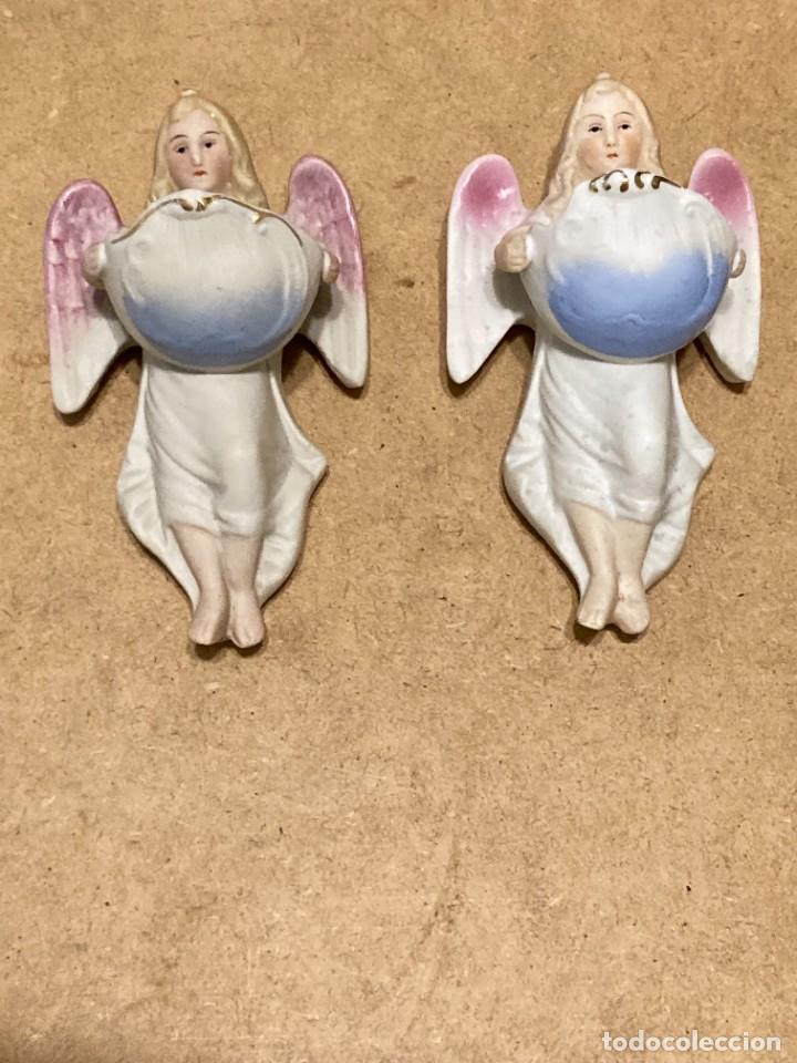 Antig&uuml;edades: Pareja de pilas benditeras de biscuit - Foto 3