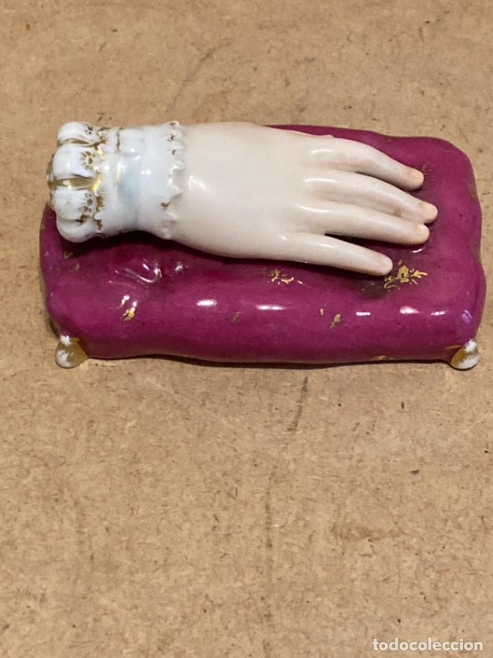 Antig&uuml;edades: Mano pisapapeles - Foto 4