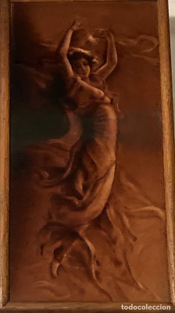 Antig&uuml;edades: Placa con mujer o diosa danzando - Foto 3