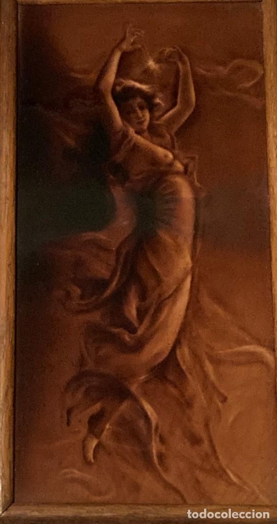 Antig&uuml;edades: Placa con mujer o diosa danzando - Foto 4