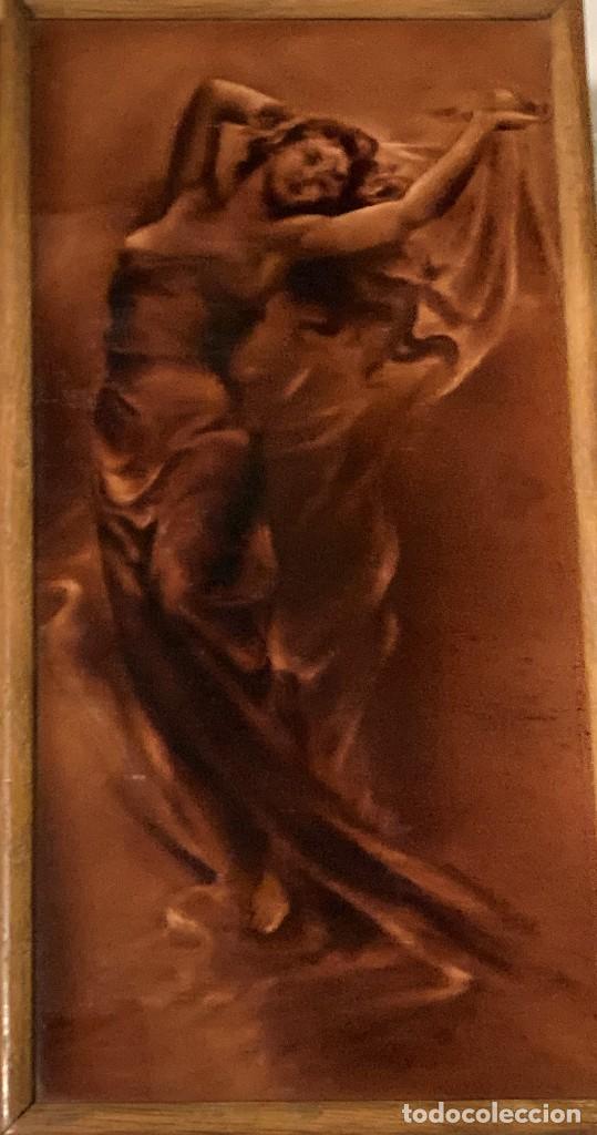 Antig&uuml;edades: Placa con mujer o diosa danzando - Foto 4