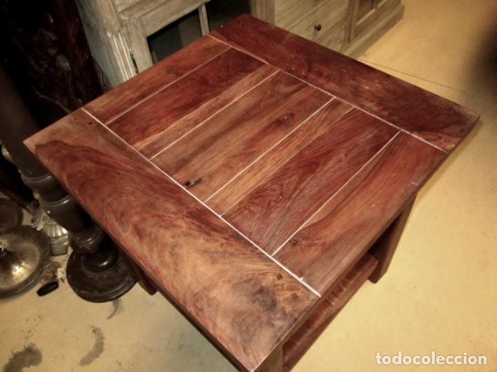 Antig&uuml;edades: Mesa auxiliar estilo colonial en madera de palisandro - Foto 2