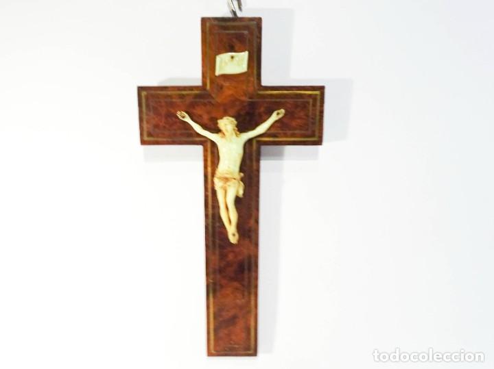Antig&uuml;edades: Crucifijo Cruz de madera Cristo de celuloide - Foto 2