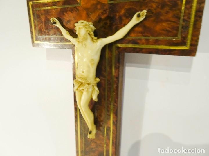 Antig&uuml;edades: Crucifijo Cruz de madera Cristo de celuloide - Foto 3