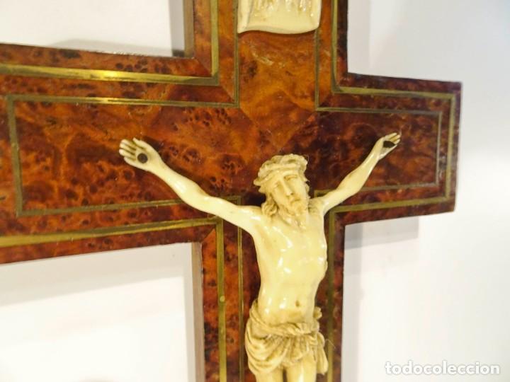 Antig&uuml;edades: Crucifijo Cruz de madera Cristo de celuloide - Foto 6