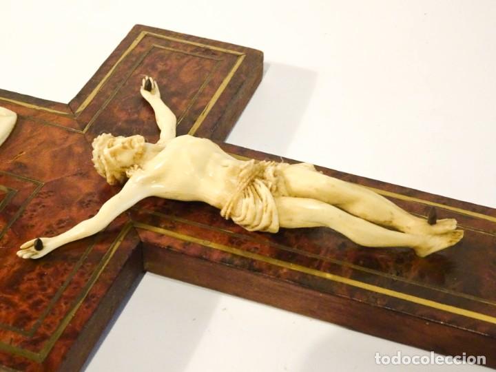 Antig&uuml;edades: Crucifijo Cruz de madera Cristo de celuloide - Foto 9