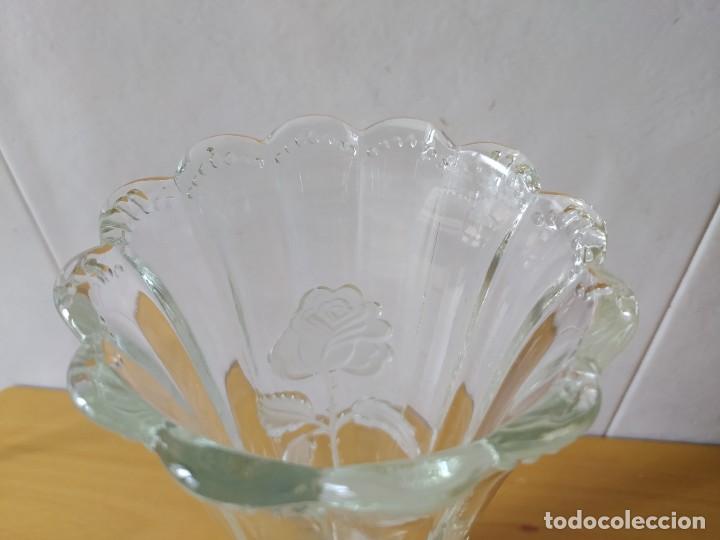 Antig&uuml;edades: ANTIGUO FLORERO CRISTAL, 23 CMS, 1 KILO. - Foto 7