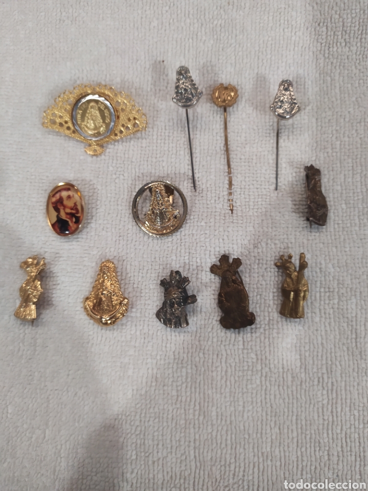 Antig&uuml;edades: Lote de Alfileres Religiosos - Foto 1