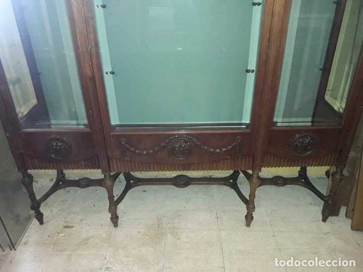 Antig&uuml;edades: Vitrina siglo XIX - Foto 2