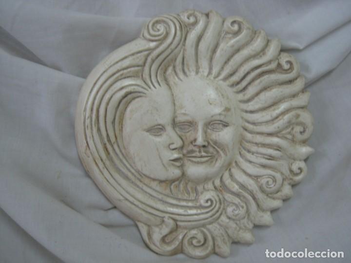 Antig&uuml;edades: Colgante sol y luna. - Foto 1