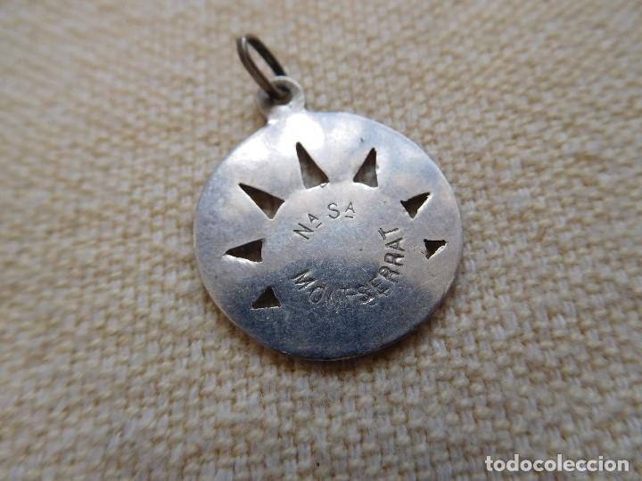 Antig&uuml;edades: Medalla de plata de la Virgen de Montserrat - Foto 2