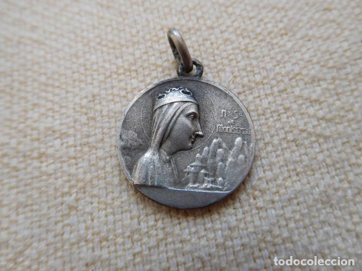 Antig&uuml;edades: Medalla de plata de la Virgen de Montserrat - Foto 1
