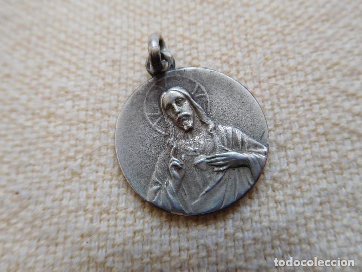 Antig&uuml;edades: Medalla de plata de la Virgen de Montserrat - Foto 2