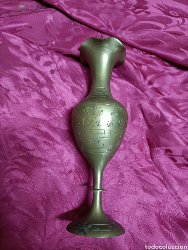 Antig&uuml;edades: Jarroncito bronce. 19 cms - Foto 3
