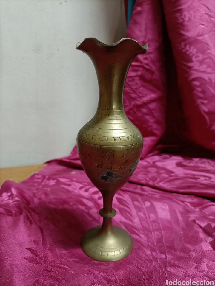 Antig&uuml;edades: Jarroncito bronce. 19 cms - Foto 1